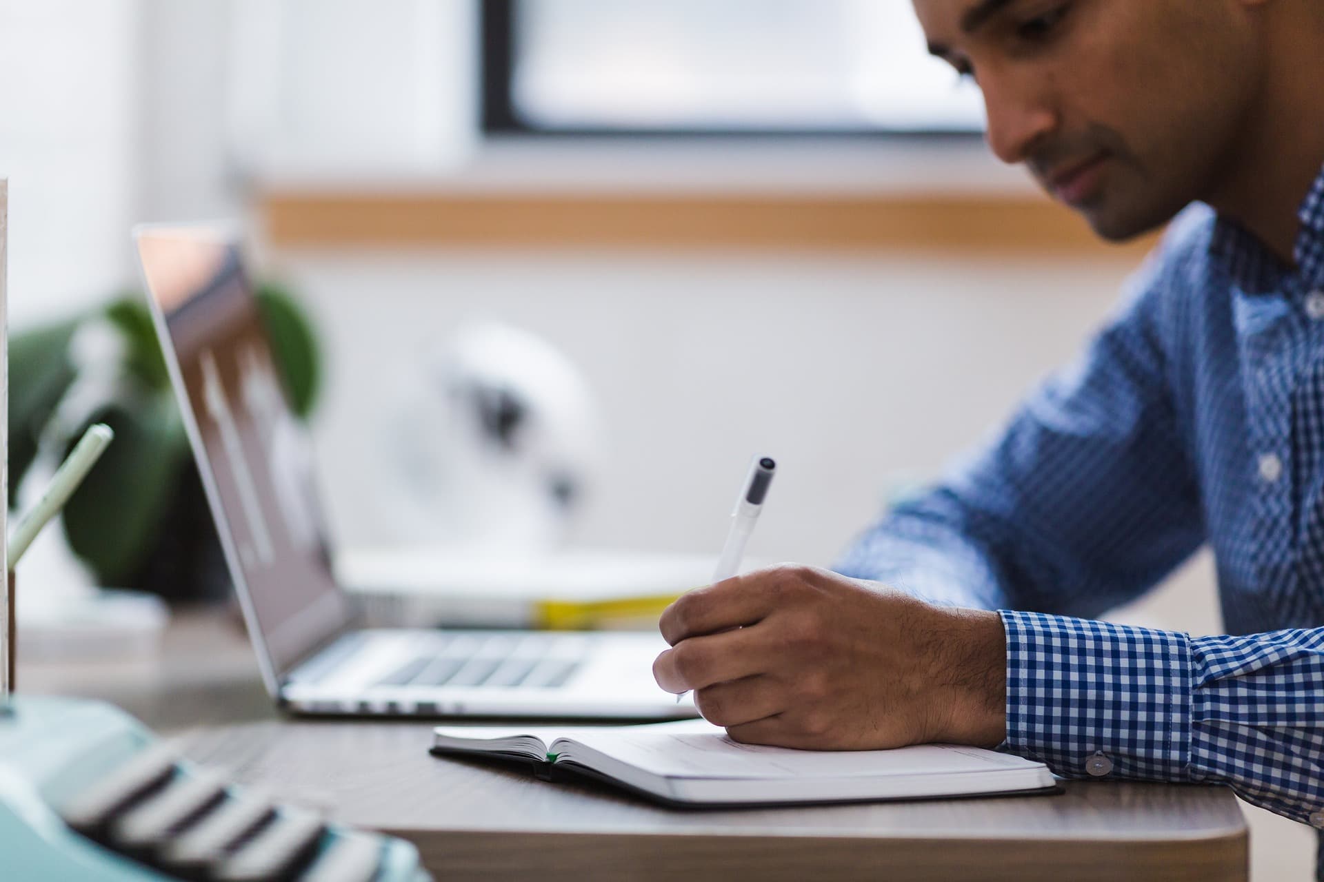 5 Essential Steps to Get Your UAE Business Visa